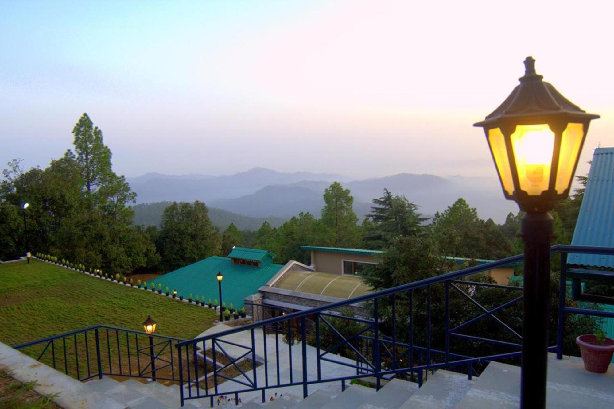 Blusalzz Escapade Anant Rasa Resort - Ranikhet Shitlakhet Exterior photo